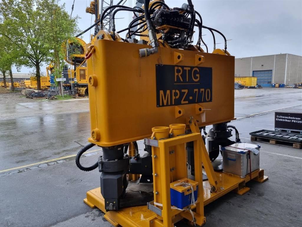 Bauer / RTG Spundwandpresse MP U 600 Rammen