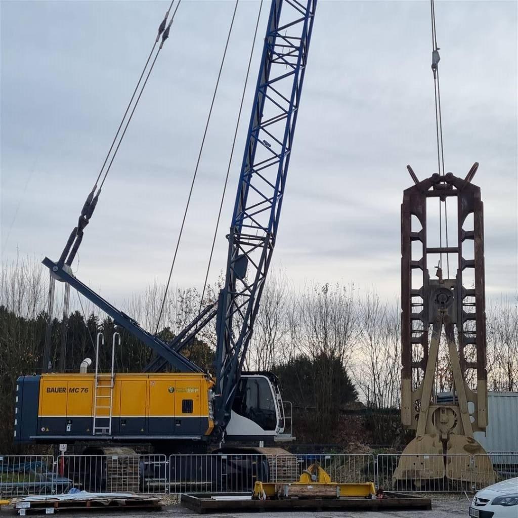 Bauer Seilbagger/Crane MC 76 Seilbagger & Schlitzwandtechnik